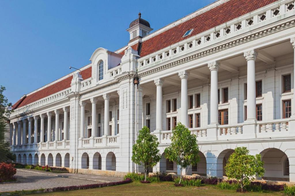Oriental Residence Pasar Baru Jakarta Luaran gambar