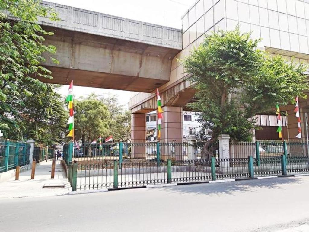 Oriental Residence Pasar Baru Jakarta Luaran gambar